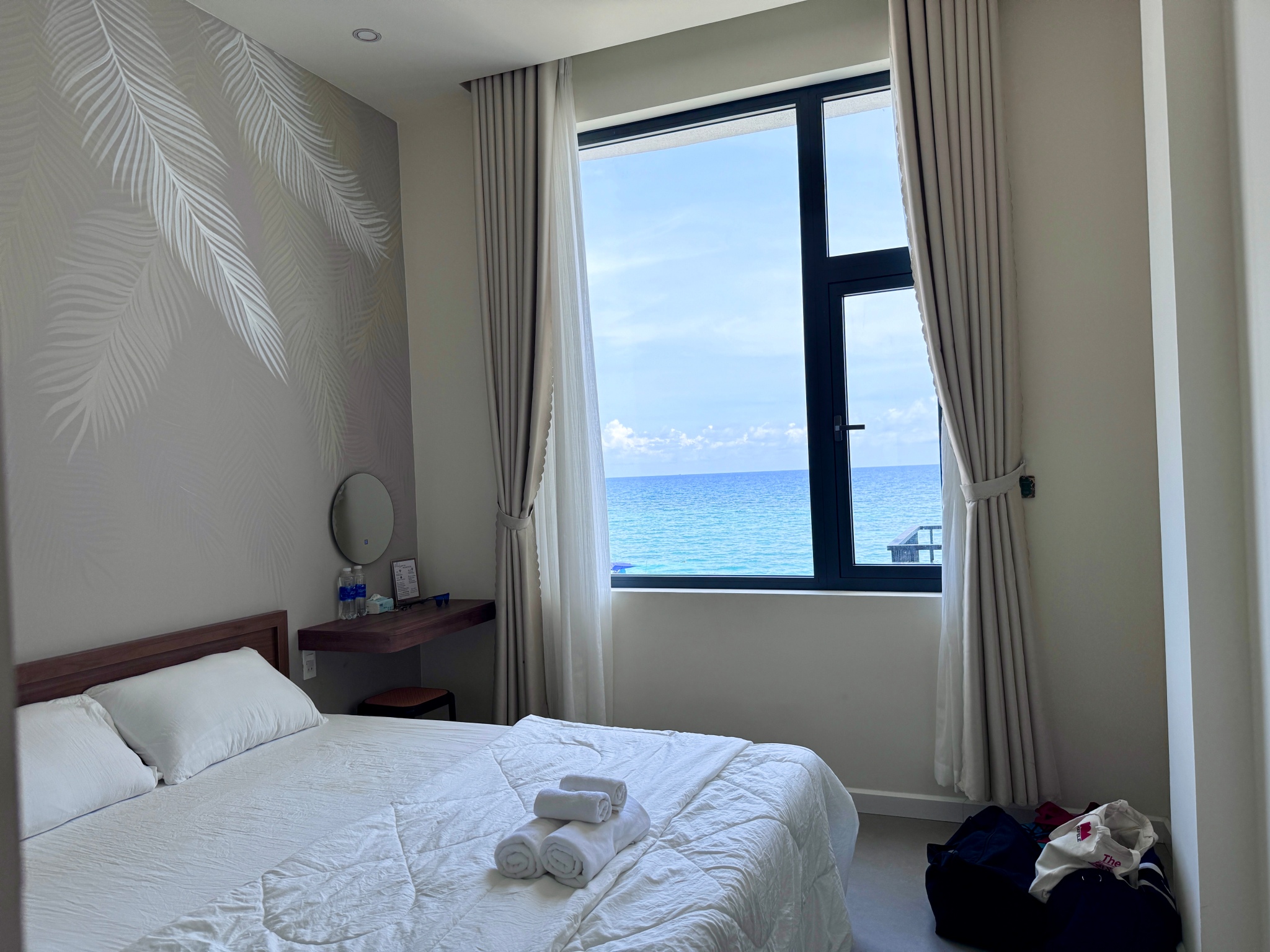 room with sea view at Cavi Home.JPG