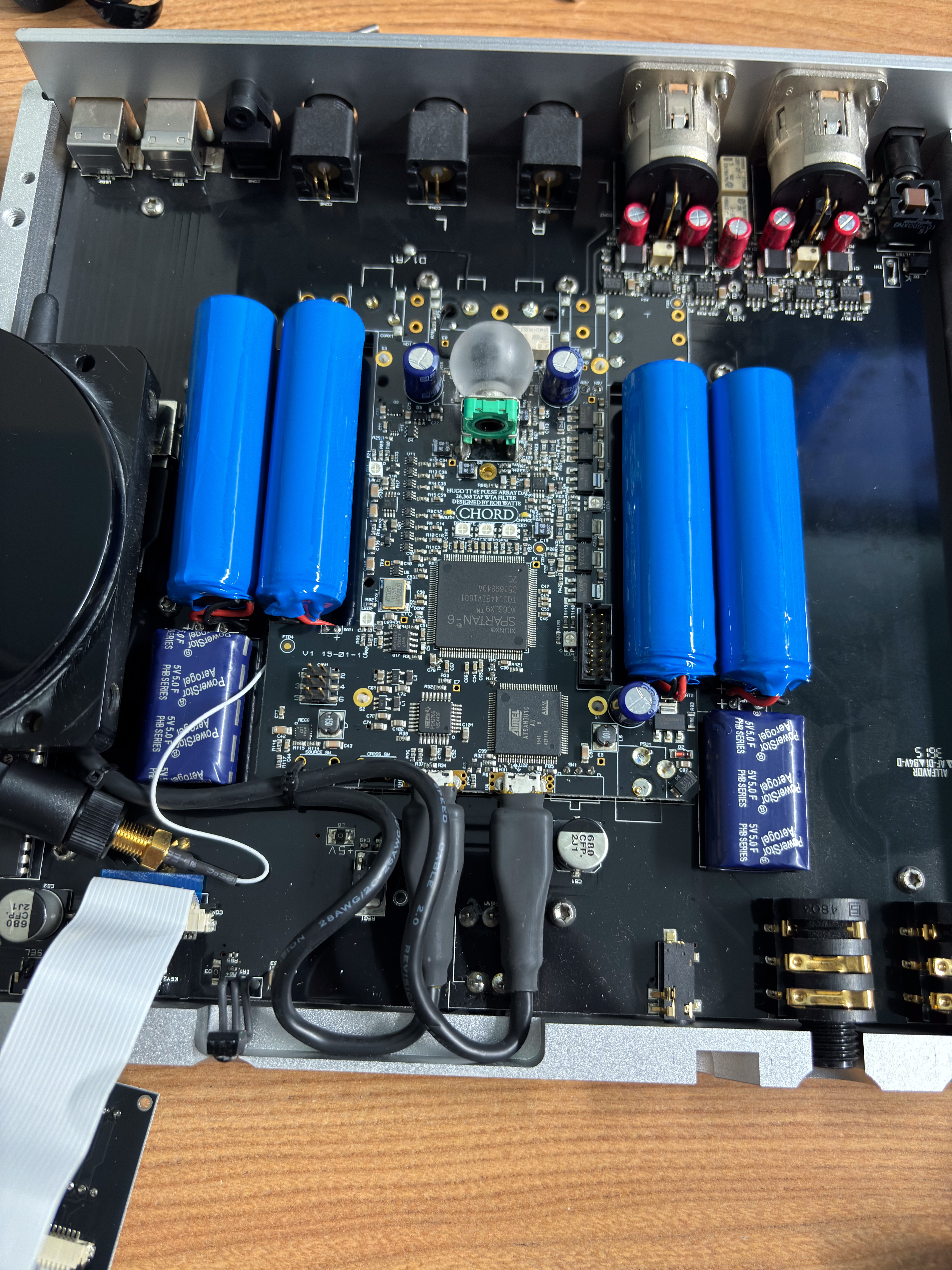 tinhte-chord-hugo-tt-thay-pin-battery-replacement11.jpg