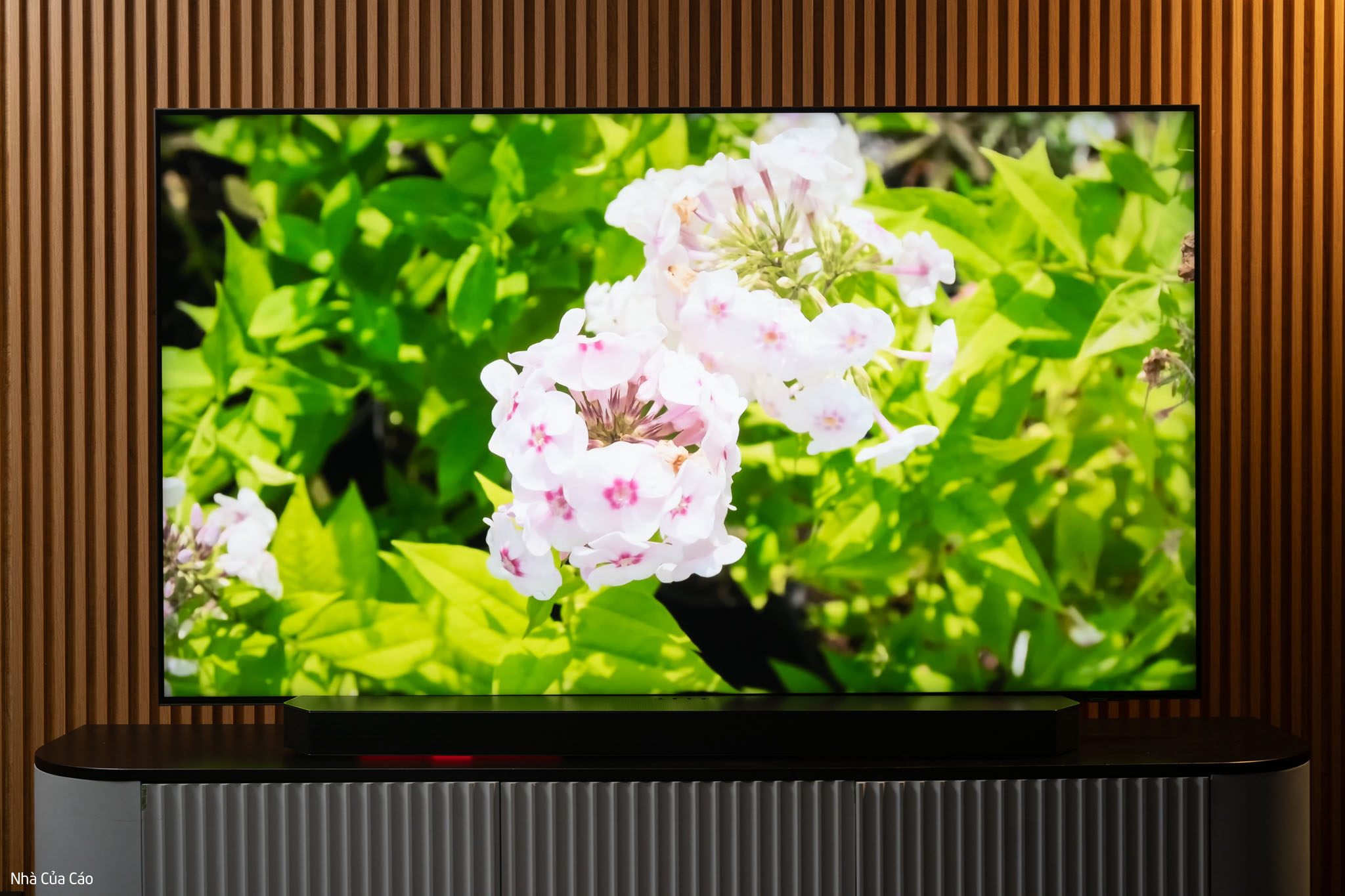 trên-tay-tivi-samsung-qled-4k-qn90d-12.jpg