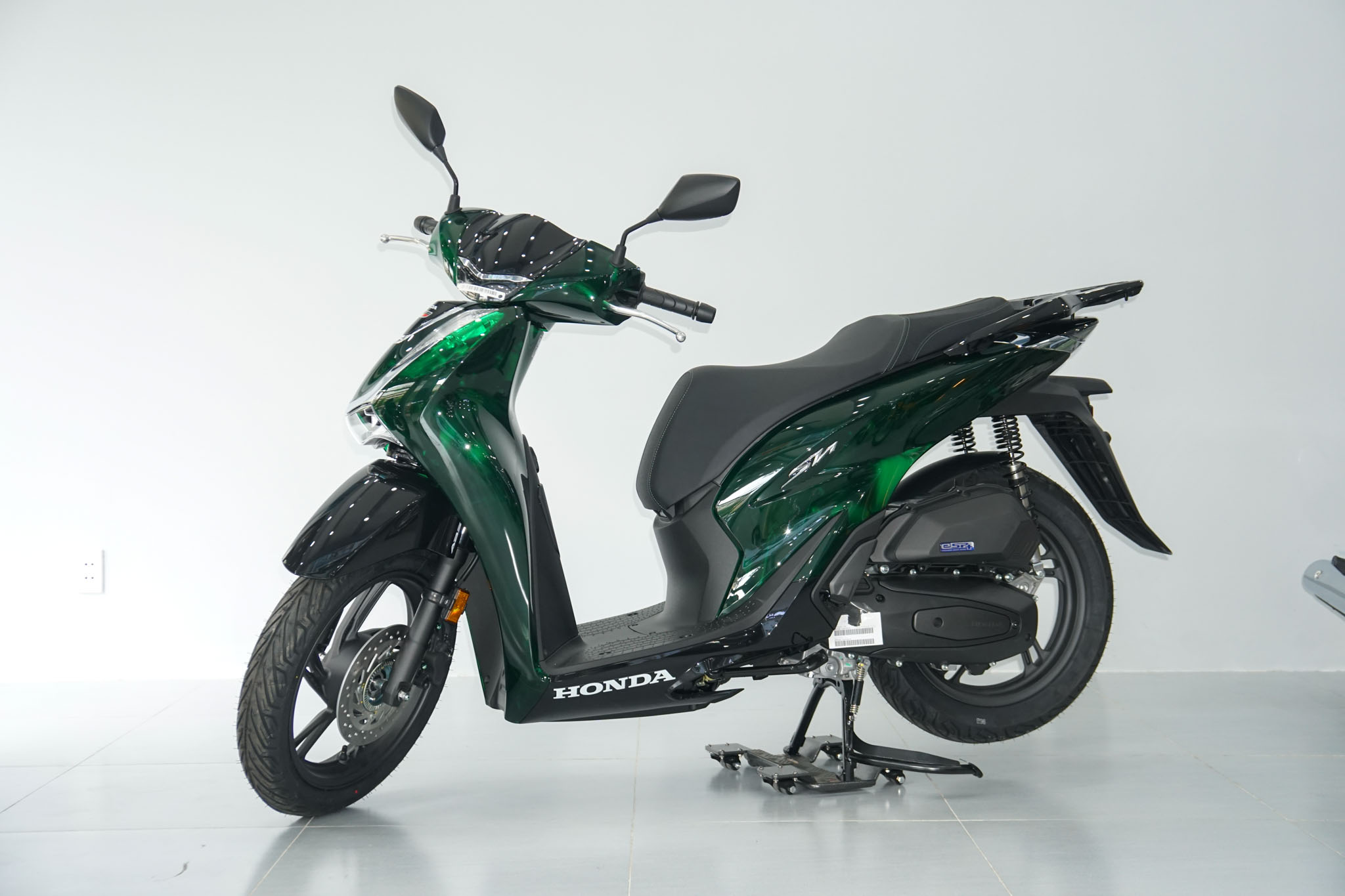 honda-sh-nhập-ý-vetro-trong-suốt.jpg