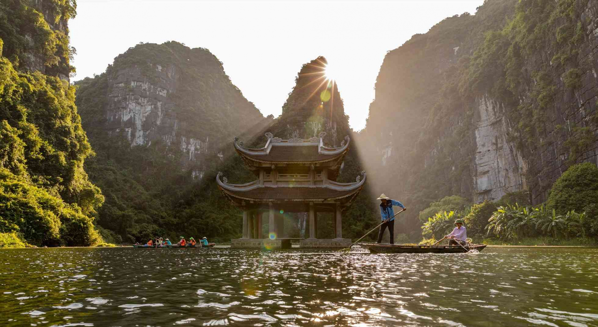 Hành trình khám phá 1 ngày Tour Bái Đính – Tràng An – Hang Múa