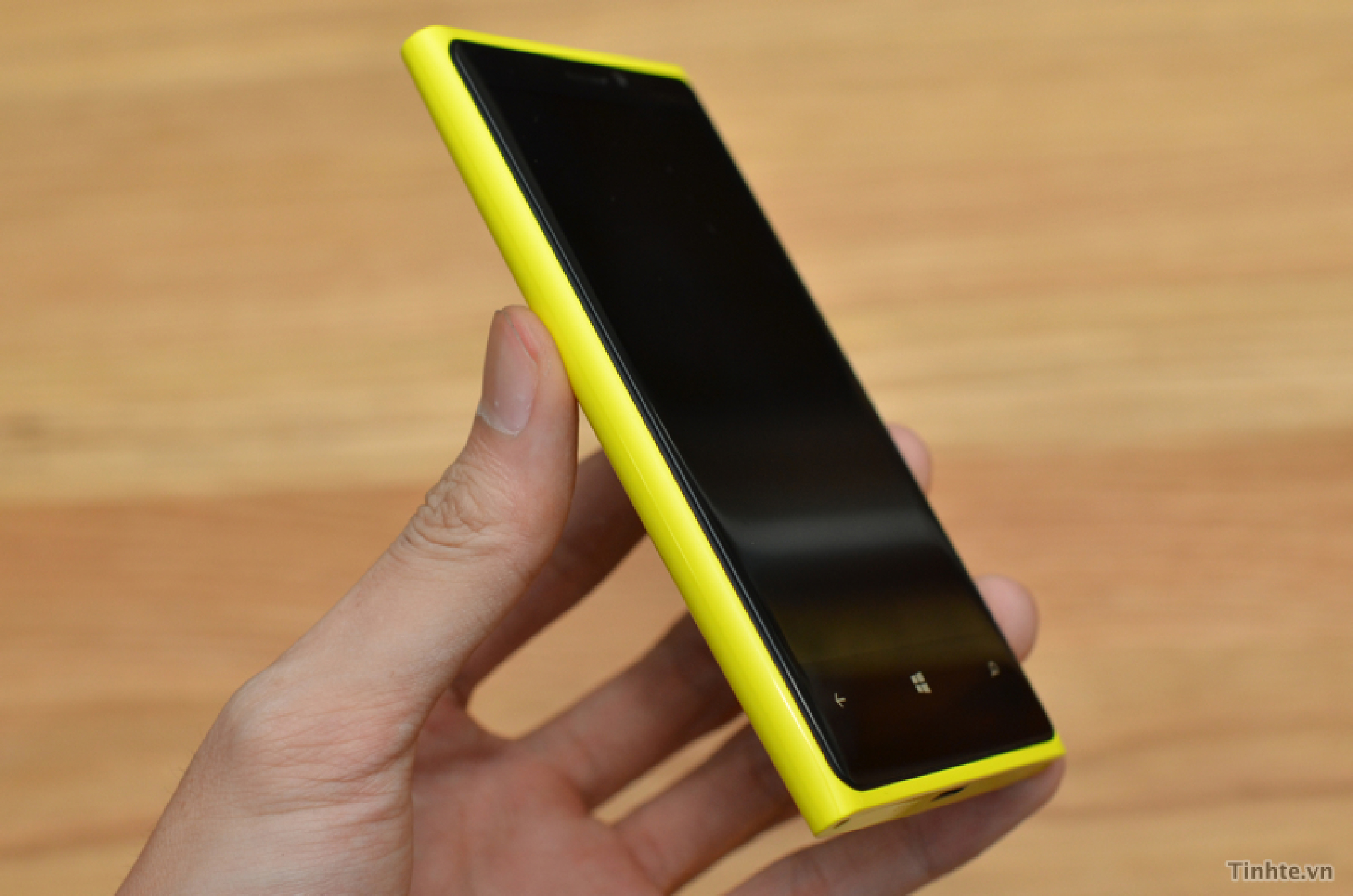 tinhte-nokia-lumia-920-5.jpg