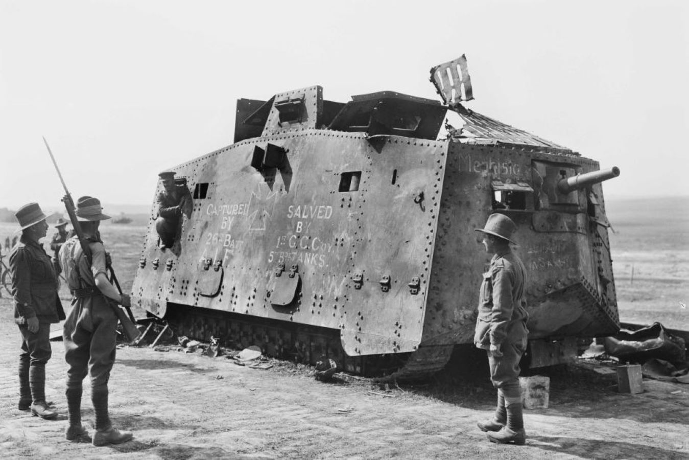 chiec-mephisto-khi-duoc-thu-giu-sau-tran-chien-o-villers-bretonneux-thang-7-1918.jpg