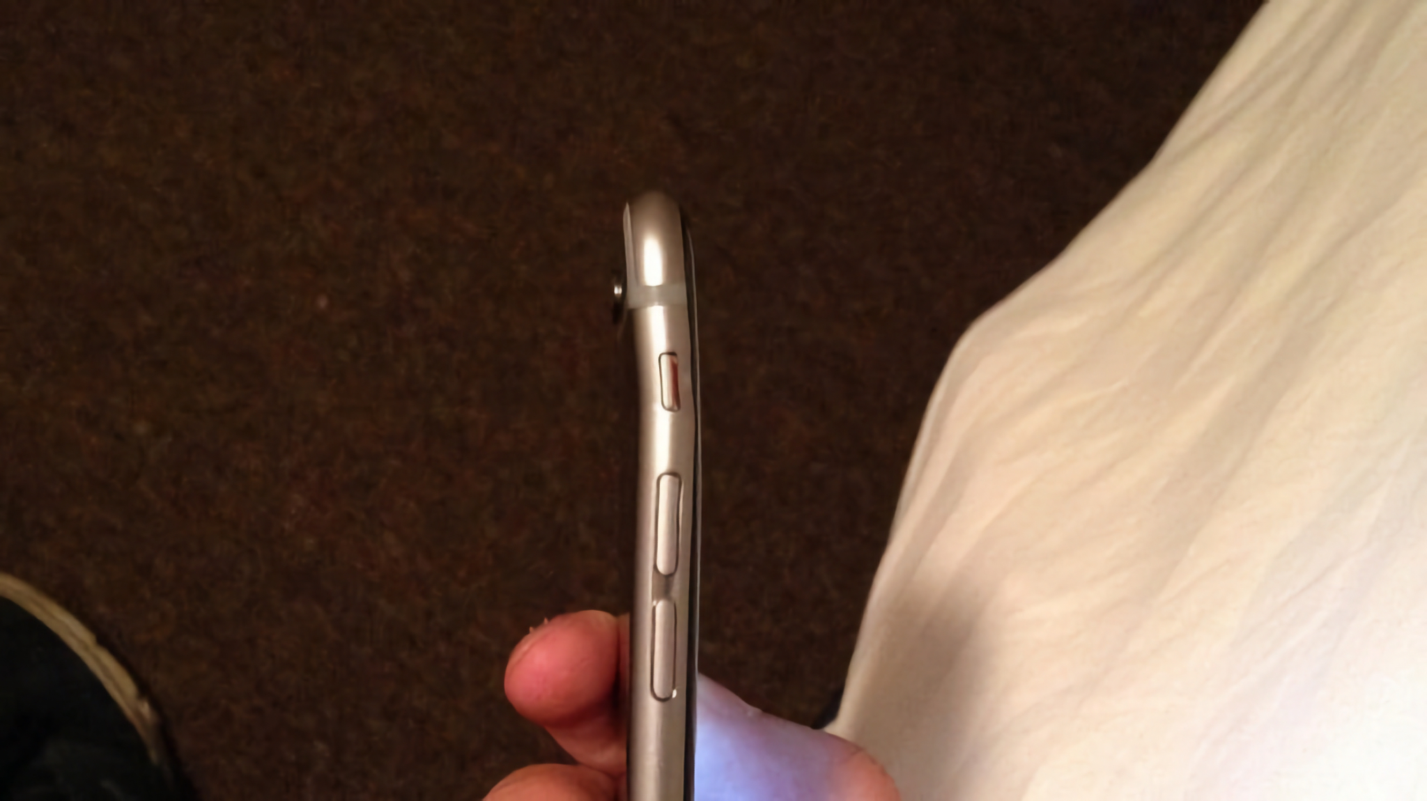 2597040-bend-iphone6-plus2.jpg