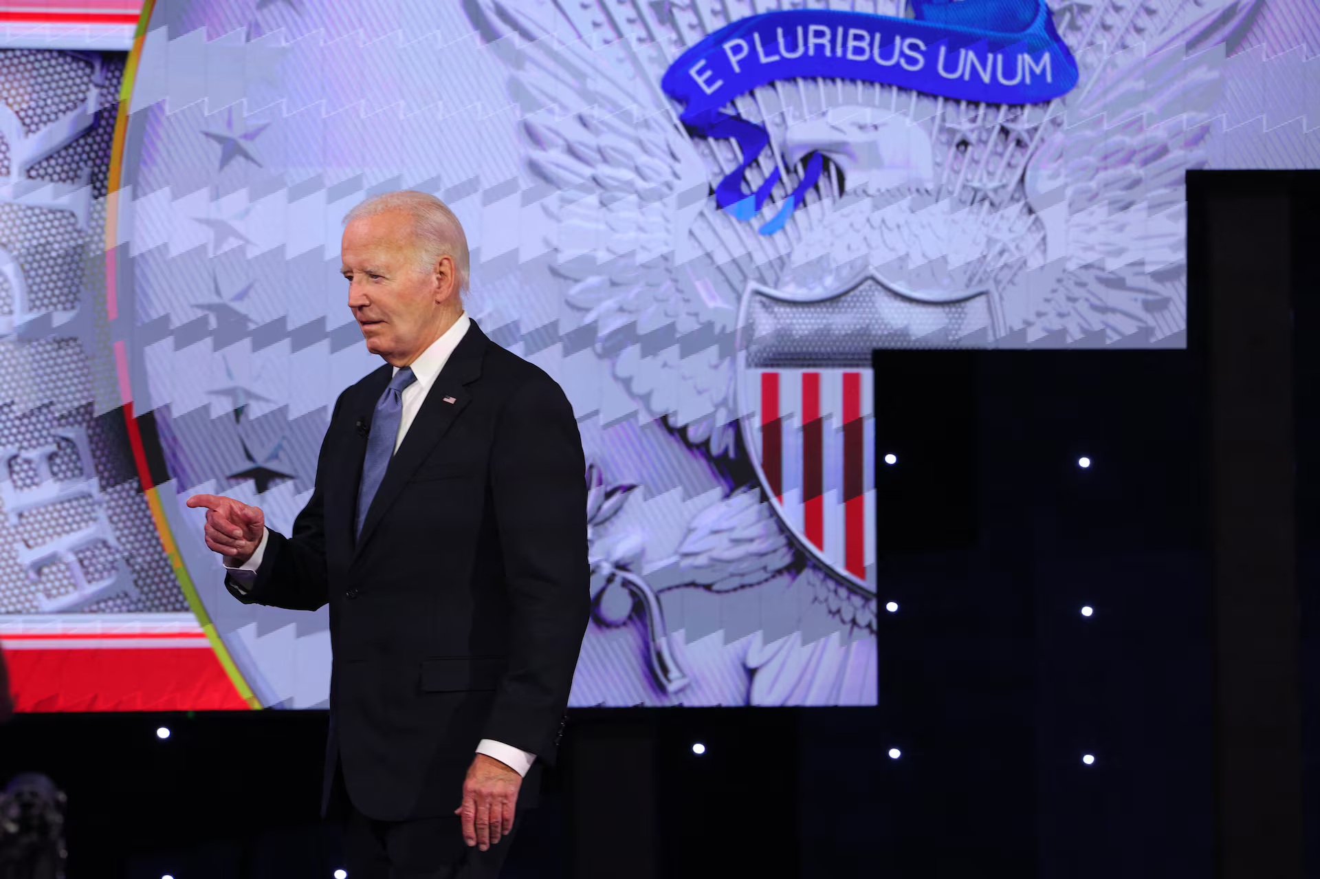 tinhte-first-debate-joe-biden-vs-donald-trump-2024-25.jpg