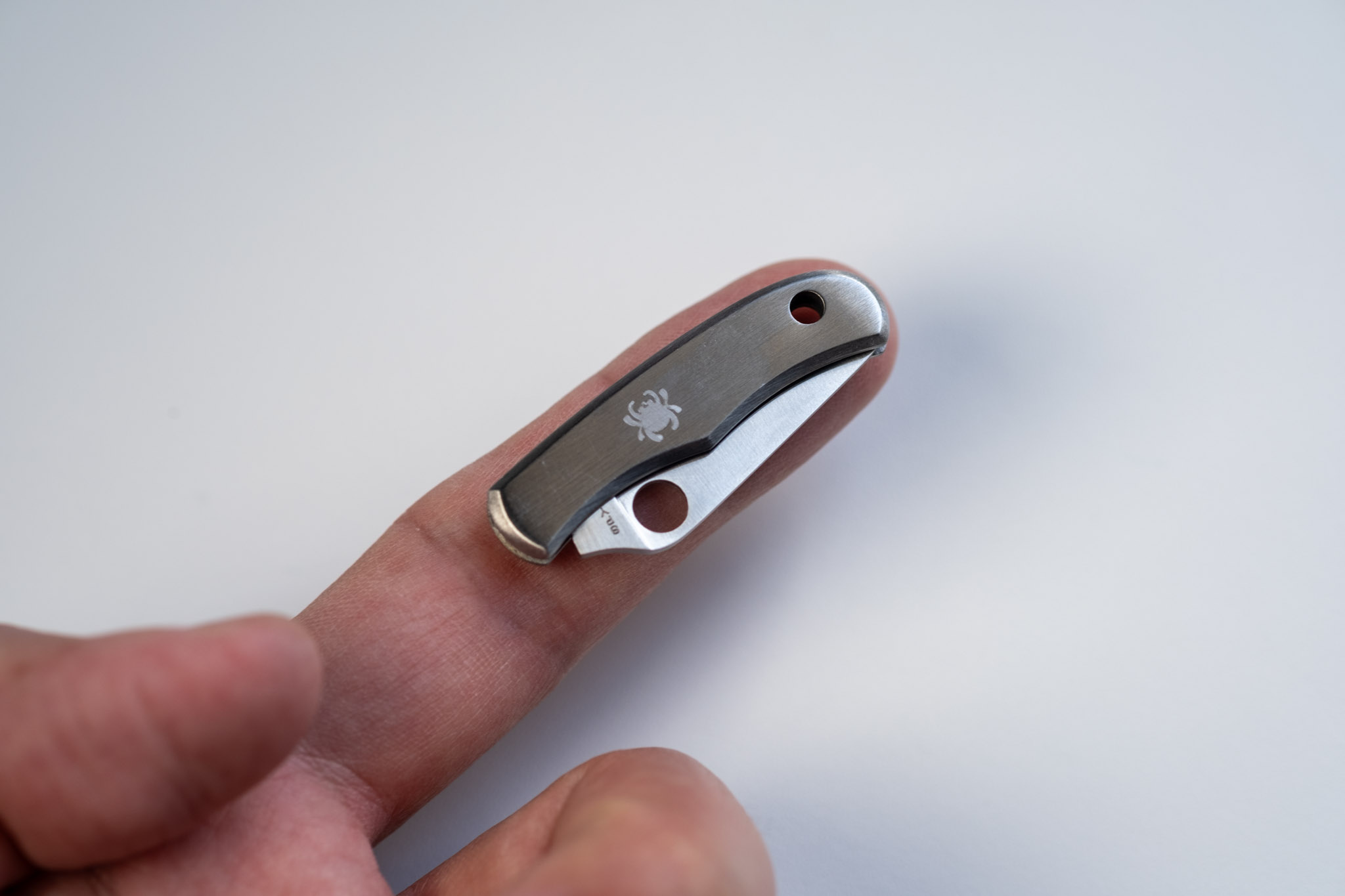 tinhte-spy-derco-knife-6.jpg